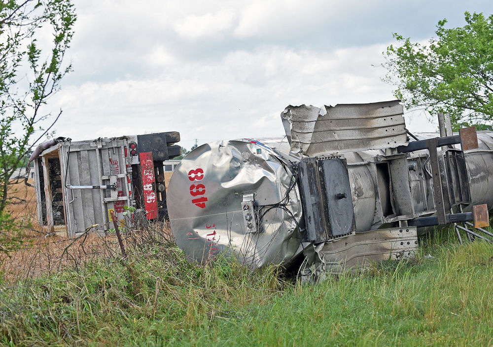 Tornado damages Eufaula